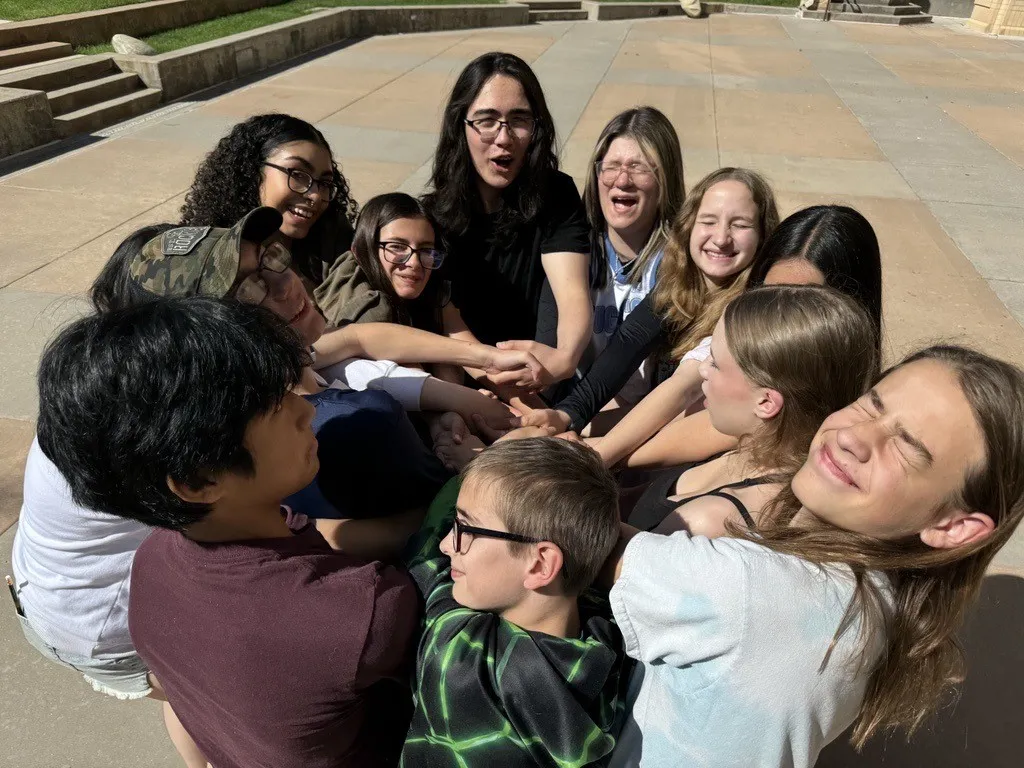 pueblo group huddle